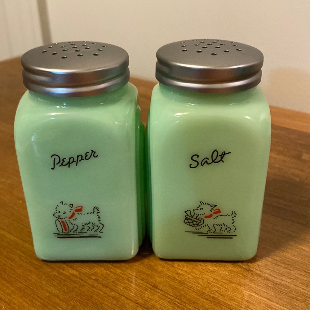 Jadeite green glass salt/pepper